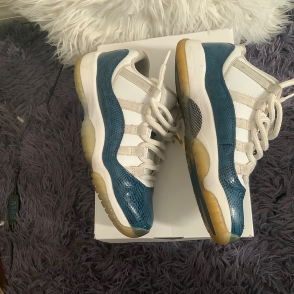 low “snake skins“ navy Jordan 11 retro - Picture 2 of 7